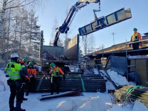 Paikalliset pojat ei pakkasta pelkää